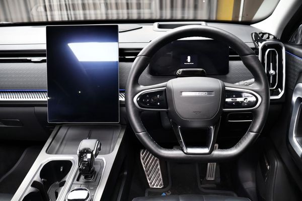 2024-Jaecoo-J7-16T-Inferno-AWD image:7