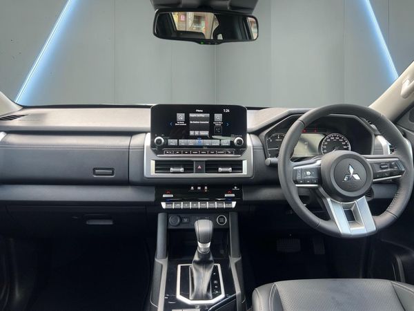 2026-Mitsubishi-Triton-24-Di-DC-GLS-4x4-Double-Cab-Auto image:10