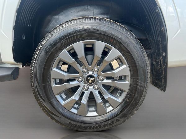 2026-Mitsubishi-Triton-24-Di-DC-GLS-4x4-Double-Cab-Auto image:13