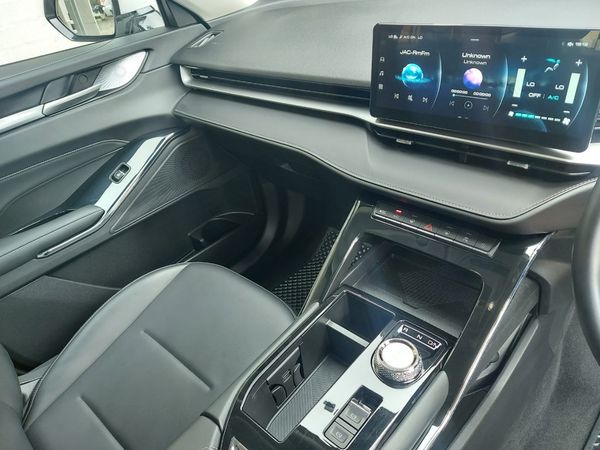 2024-Haval-H6-20T-Luxury-4X4-Auto image:9