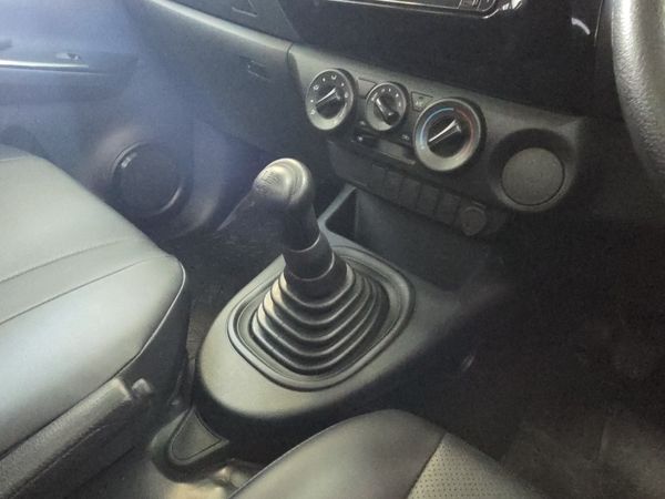 2025-Toyota-Hilux-Toyota-Hilux-Single-Cab-SC-20-VVTi-S-AC-5MT image:13