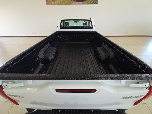 2025-Toyota-Hilux-Toyota-Hilux-Single-Cab-SC-20-VVTi-S-AC-5MT image:5