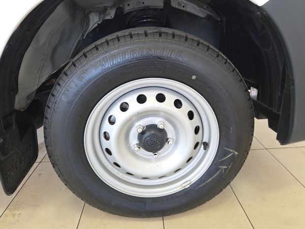 2025-Toyota-Hilux-Toyota-Hilux-Single-Cab-SC-20-VVTi-S-AC-5MT image:6
