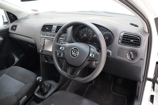 2024-Volkswagen-Polo-Vivo-14-Comfortline-5-dr image:9