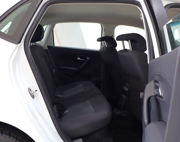 2024-Volkswagen-Polo-Vivo-14-Comfortline-5-dr image:16
