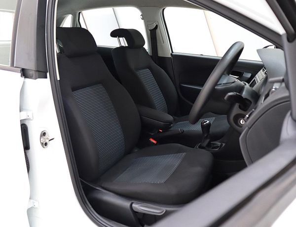 2024-Volkswagen-Polo-Vivo-14-Comfortline-5-dr image:17
