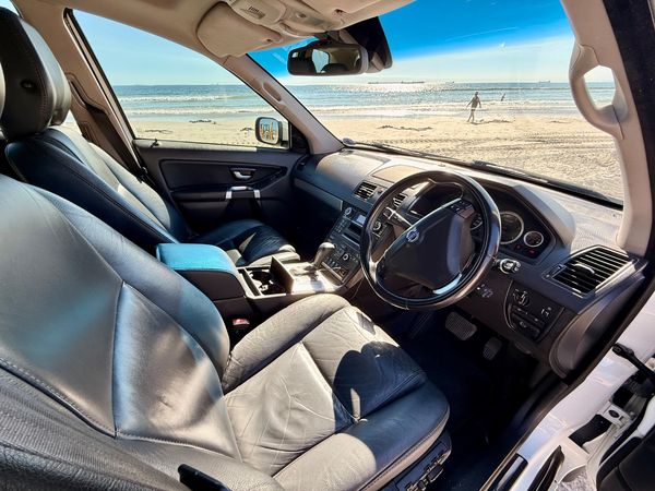 2013-Volvo-XC90-D5-Auto-AWD image:5