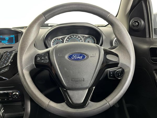 2016-Ford-Figo-15-Titanium-Auto image:9