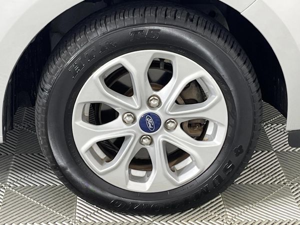 2016-Ford-Figo-15-Titanium-Auto image:4