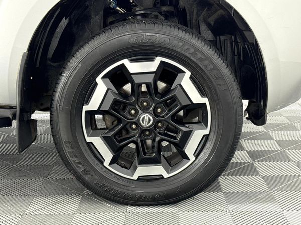 2022-Nissan-Navara-25-DDTi-LE-Plus-4X4-Auto-Double-Cab image:5