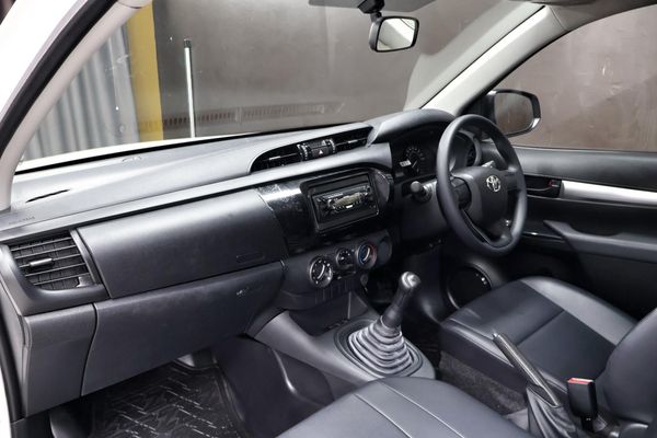 2026-Toyota-Hilux-24-GD-6-Raised-Body-Raider-Single-Cab image:9