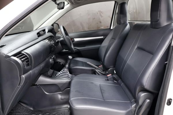 2026-Toyota-Hilux-24-GD-6-Raised-Body-Raider-Single-Cab image:12