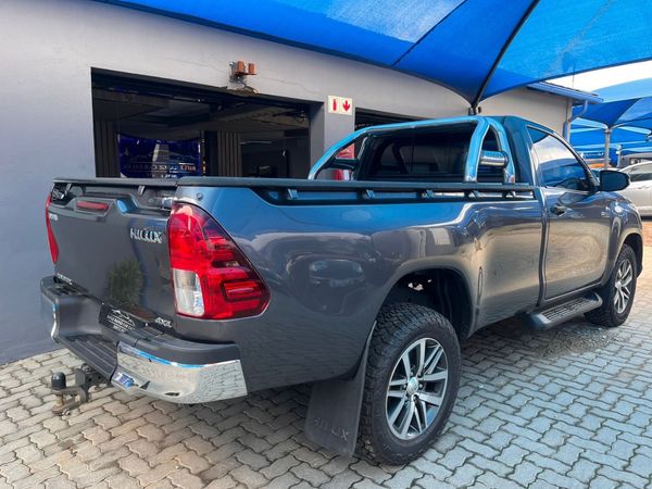 2017-Toyota-Hilux-24-GD-6-SRX-4x4-Single-Cab image:3