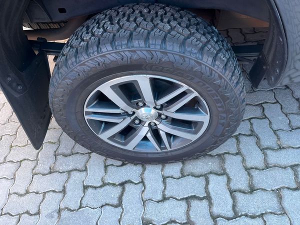 2017-Toyota-Hilux-24-GD-6-SRX-4x4-Single-Cab image:6