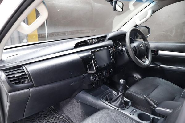 2023-Toyota-Hilux-24-GD-6-Raider-4x4-Double-Cab image:11