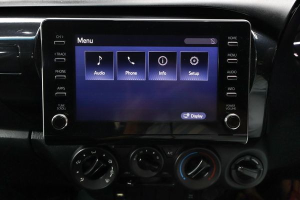 2023-Toyota-Hilux-24-GD-6-Raider-4x4-Double-Cab image:16