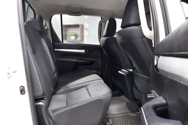 2023-Toyota-Hilux-24-GD-6-Raider-4x4-Double-Cab image:20