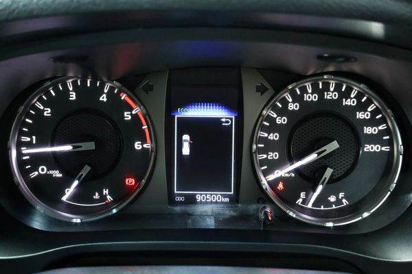 2023-Toyota-Hilux-24-GD-6-Raider-4x4-Double-Cab image:23
