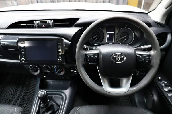 2023-Toyota-Hilux-24-GD-6-Raider-4x4-Double-Cab image:7