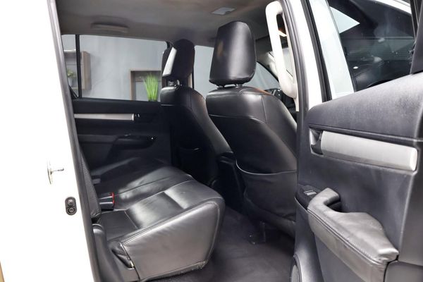 2019-Toyota-Hilux-24-GD-6-Raised-Body-SRX-Auto-Double-Cab image:14