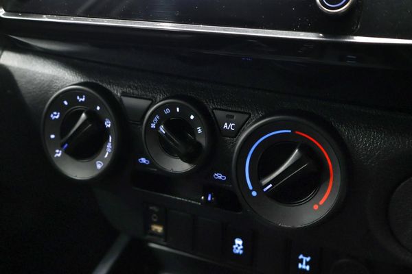 2019-Toyota-Hilux-24-GD-6-Raised-Body-SRX-Auto-Double-Cab image:18