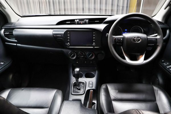 2019-Toyota-Hilux-24-GD-6-Raised-Body-SRX-Auto-Double-Cab image:7