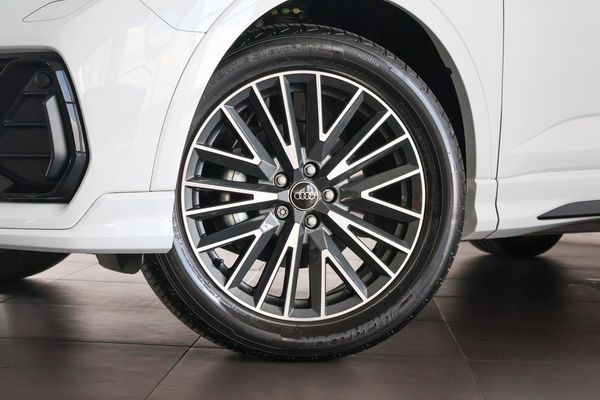 2026-Audi-Q3-Sportback-Black-Edition-35-TFSI image:2