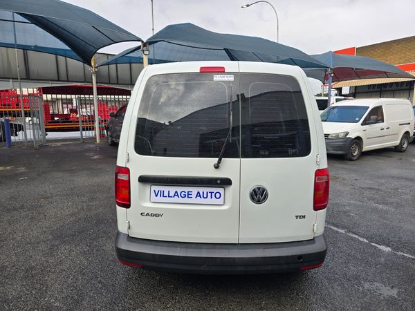 2017-Volkswagen-Caddy-CrewBus-20-TDI image:3
