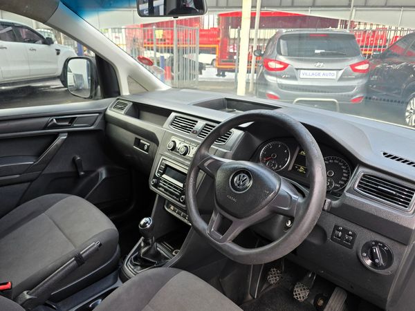 2017-Volkswagen-Caddy-CrewBus-20-TDI image:8