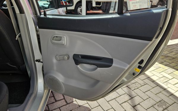 2007-Kia-Picanto-11-LX image:29