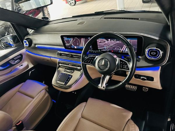 2025-Mercedes-Benz-V-Class-V300d-Exclusive image:3