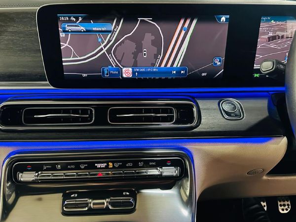 2025-Mercedes-Benz-V-Class-V300d-Exclusive image:8