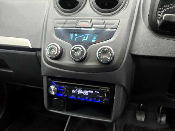 2015-Chevrolet-Utility-14-AC image:11