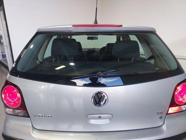 2007-Volkswagen-Polo-16-Trendline image:4