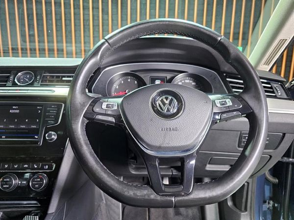 2017-Volkswagen-Passat-20-TSI-Executive-Auto image:9