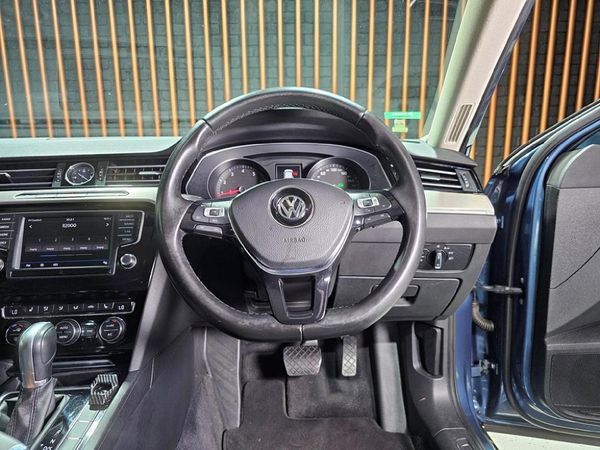 2017-Volkswagen-Passat-20-TSI-Executive-Auto image:10