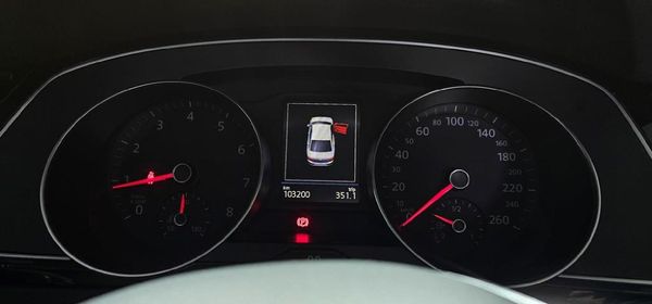 2017-Volkswagen-Passat-20-TSI-Executive-Auto image:11