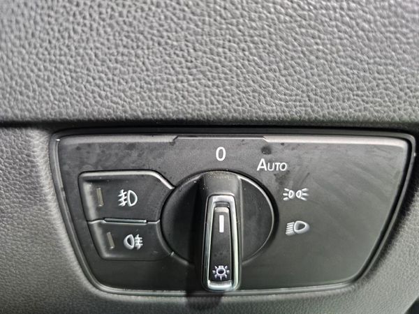 2017-Volkswagen-Passat-20-TSI-Executive-Auto image:17