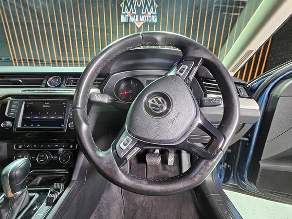 2017-Volkswagen-Passat-20-TSI-Executive-Auto image:18