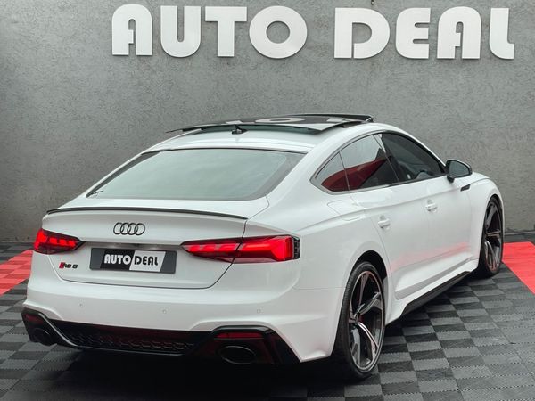 2022-Audi-RS5-Sportback-quattro image:3