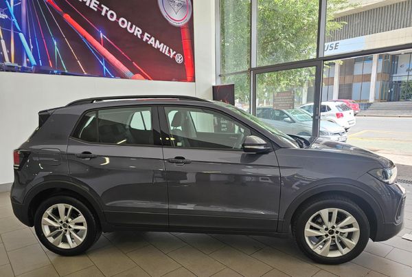 2026-Volkswagen-T-Cross-10-TSI-Life-Auto image:10