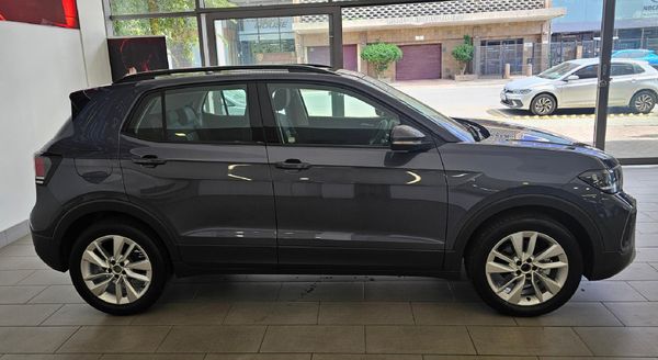 2026-Volkswagen-T-Cross-10-TSI-Life-Auto image:3