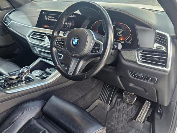 2019-BMW-X5-M50d image:7