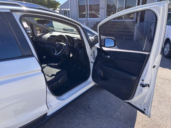 2021-Honda-WR-V-12-Comfort image:13