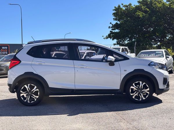 2021-Honda-WR-V-12-Comfort image:7