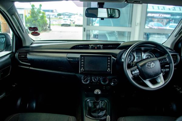 2024-Toyota-Hilux-24-GD-6-Raider-4x4-Double-Cab image:2