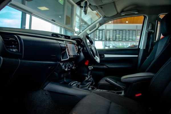 2024-Toyota-Hilux-24-GD-6-Raider-4x4-Double-Cab image:3
