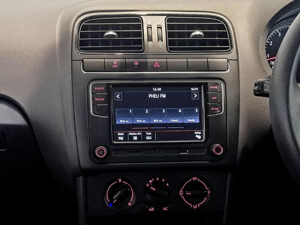 2023-Volkswagen-Polo-Vivo-16-Comfortline-Auto-5-dr image:10