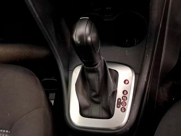 2023-Volkswagen-Polo-Vivo-16-Comfortline-Auto-5-dr image:14