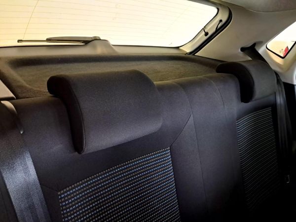 2023-Volkswagen-Polo-Vivo-16-Comfortline-Auto-5-dr image:8